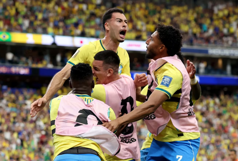Brasil passa sufoco, vence o Japão de virada e avança às oitavas