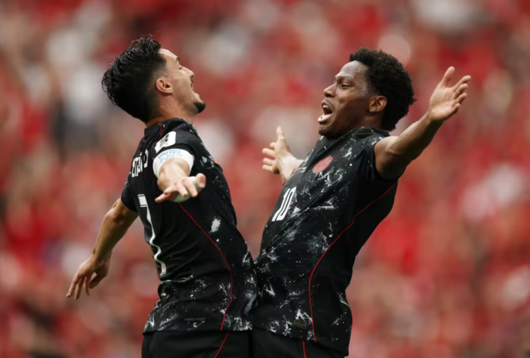 Canadá goleia o Catar por 6 a 0 em jogo marcado por grave lesão