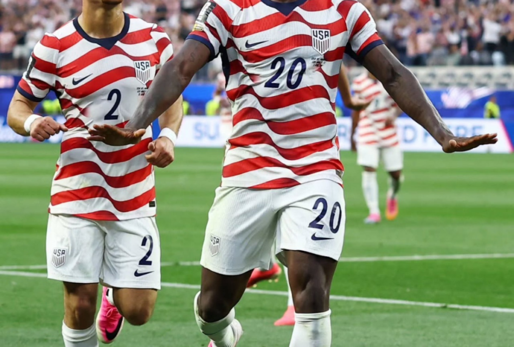 Estados Unidos estreia com goleada sobre o Paraguai no Grupo D