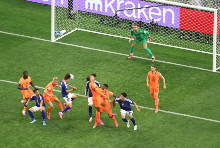 Japão reage no fim e arranca empate da Holanda em partida eletrizante
