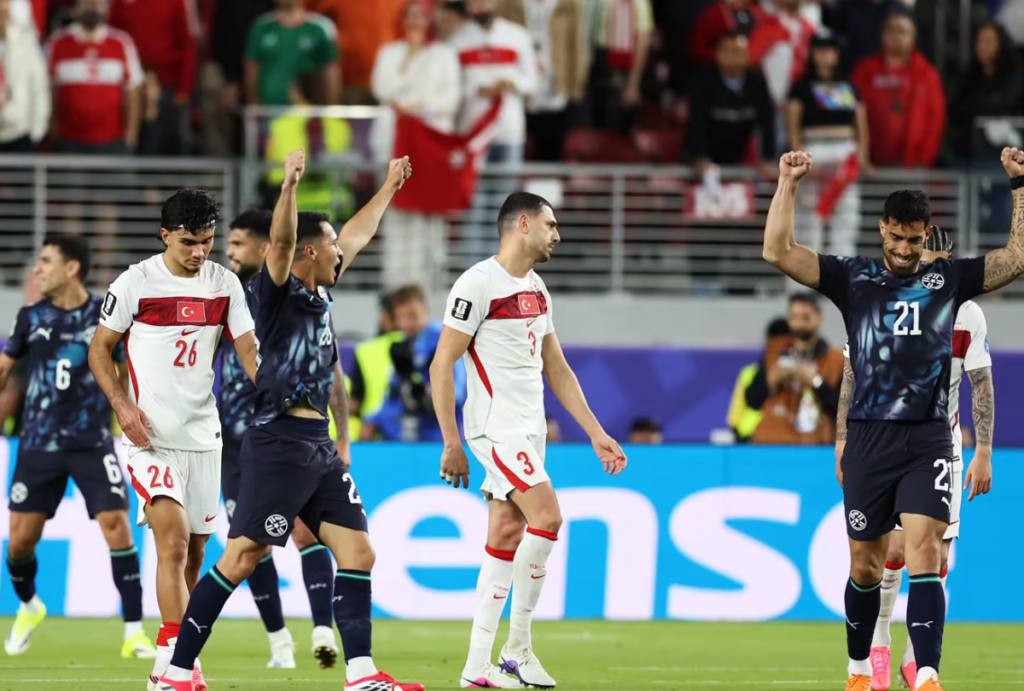 Paraguai vence a Turquia com gol de ex-jogador do Coritiba na Copa do Mundo