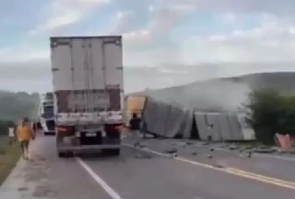 Acidente na BR-116 em Santa Terezinha