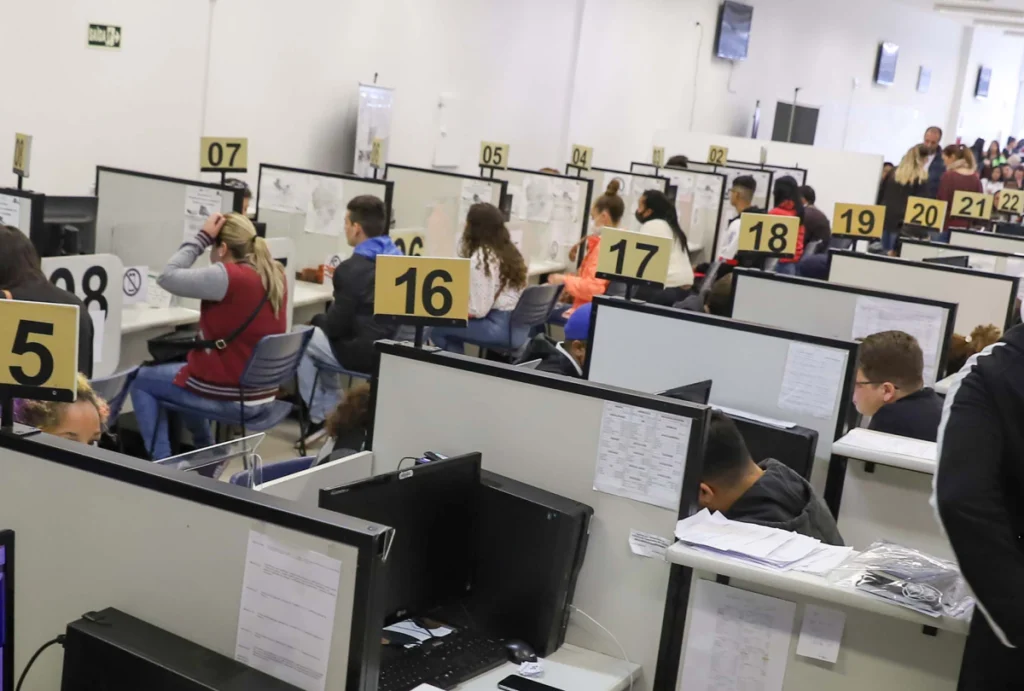 agencias-do-trabalhador-parana-abrem-20-mil-vagas-emprego