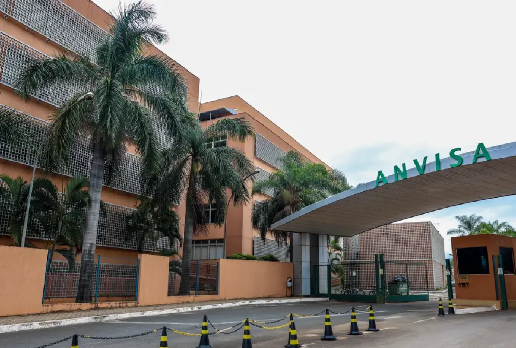 Sede da Anvisa, responsável pela aprovação do registro do Inluriyo, medicamento oral para câncer de mama.