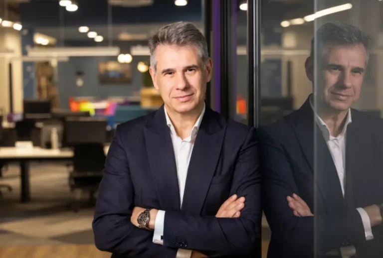 Ciro Possobom recebe Vulto Emérito em Curitiba