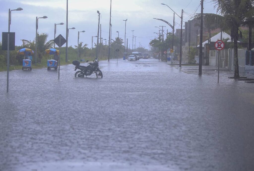 Cidade do Paraná alagada