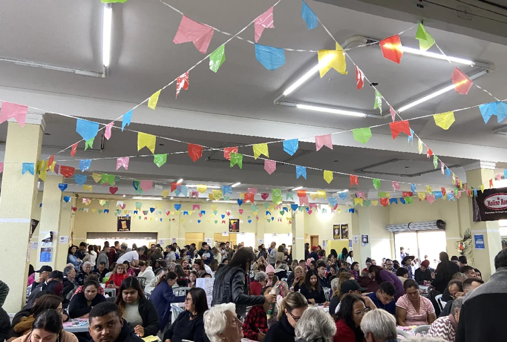 Festa junina na Paróquia da Sagrada Familía na CIC.