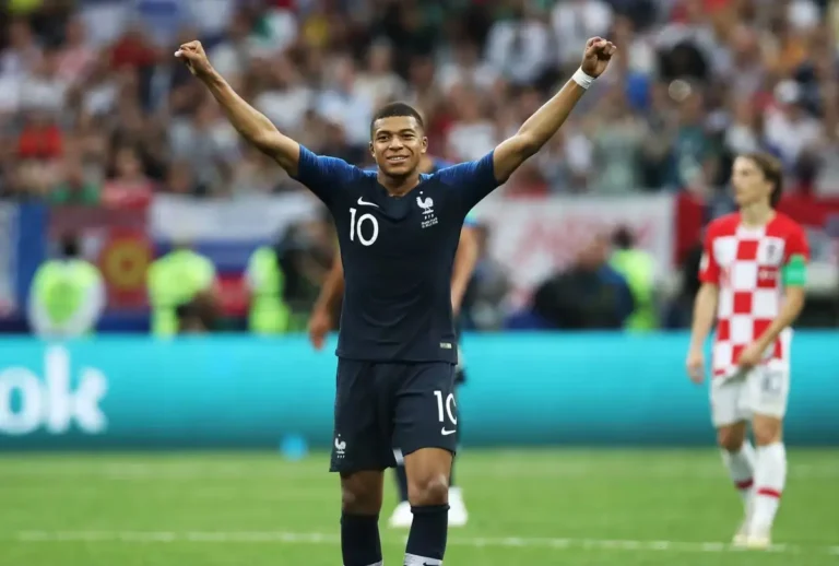 Kylian Mbappé em jogo contra a Croácia