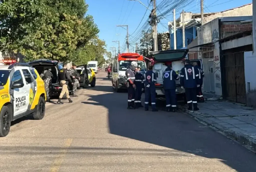 Homem foi morto a tiros dentro de um carro no bairro Guaíra