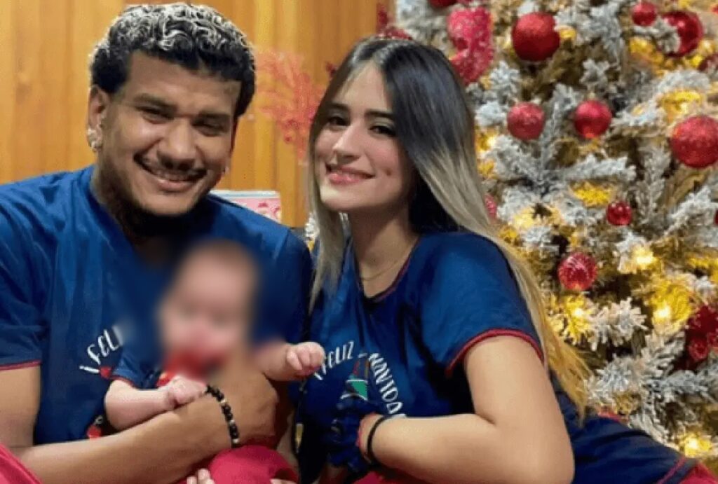 Héctor Bello ao lado da família
