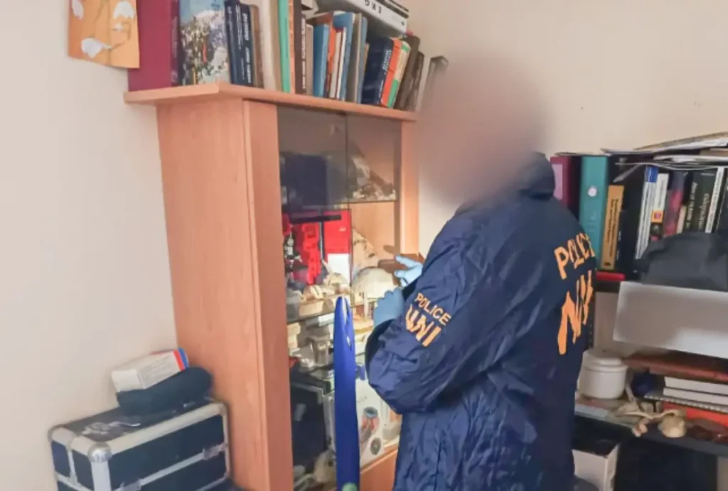 Homem é preso por comer restos humanos