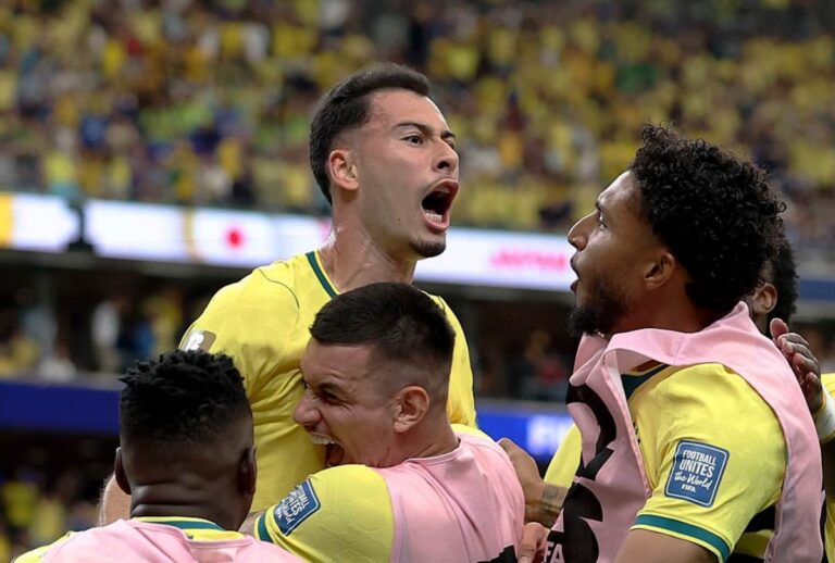 Martinelli comemora gol do Brasil