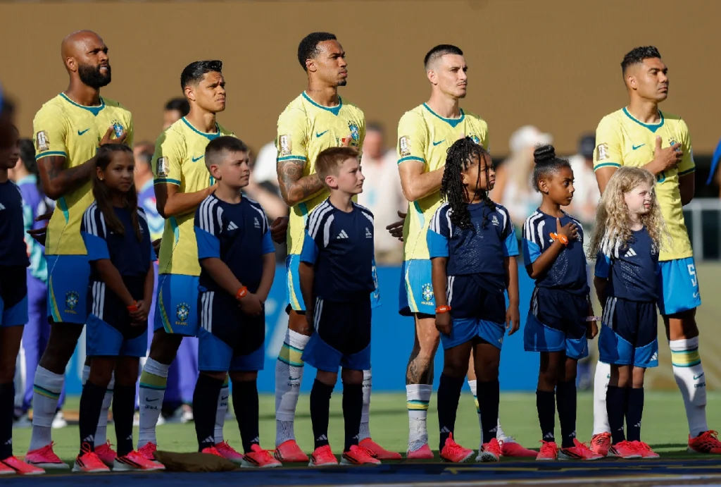 Seleção Brasileira cantando o hino nacional
