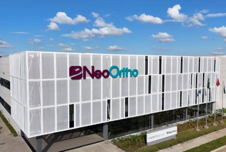 Fachada da fábrica NeoOrtho