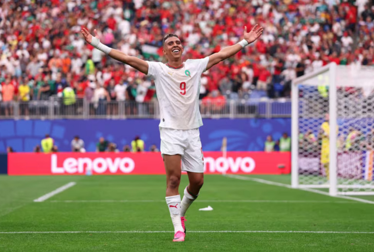 Canadá cai diante de Marrocos e se torna a primeira seleção-sede eliminada da Copa
