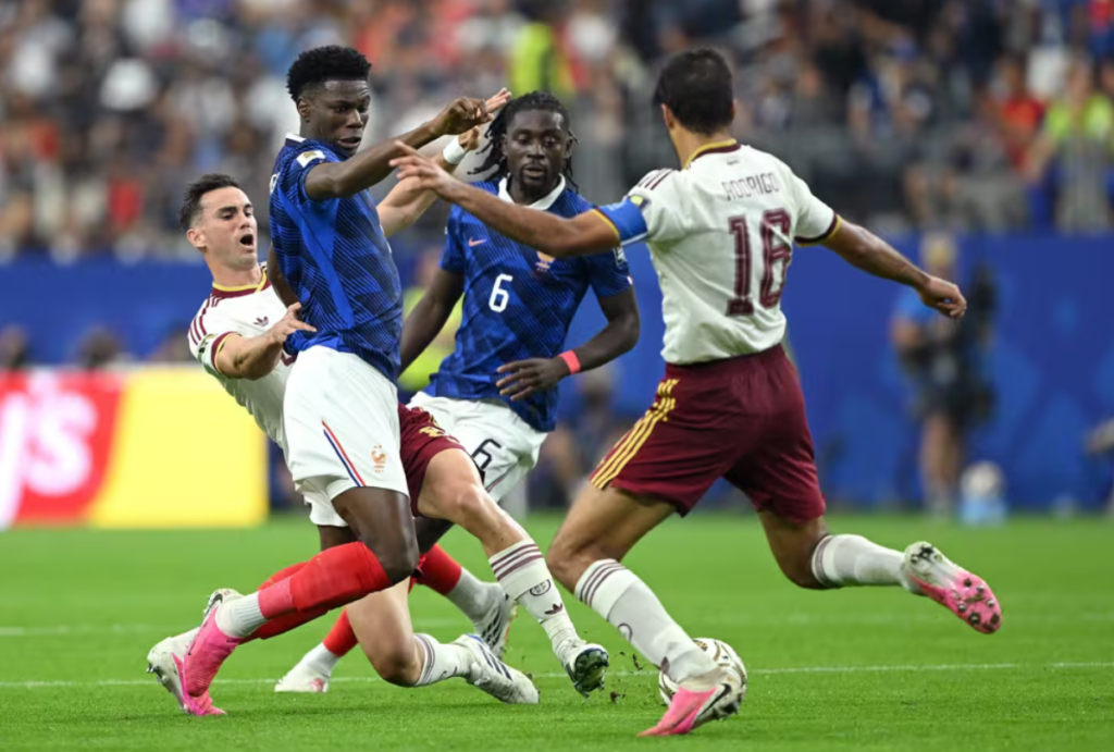 Favorita ao título, França cai diante da Espanha na semifinal