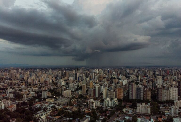 Alerta vermelho de precipitação acumulada