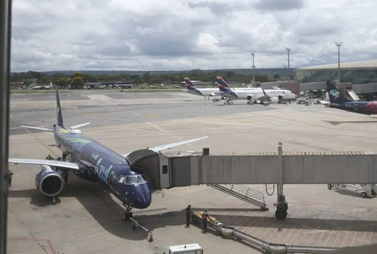 Assento de criança em avião