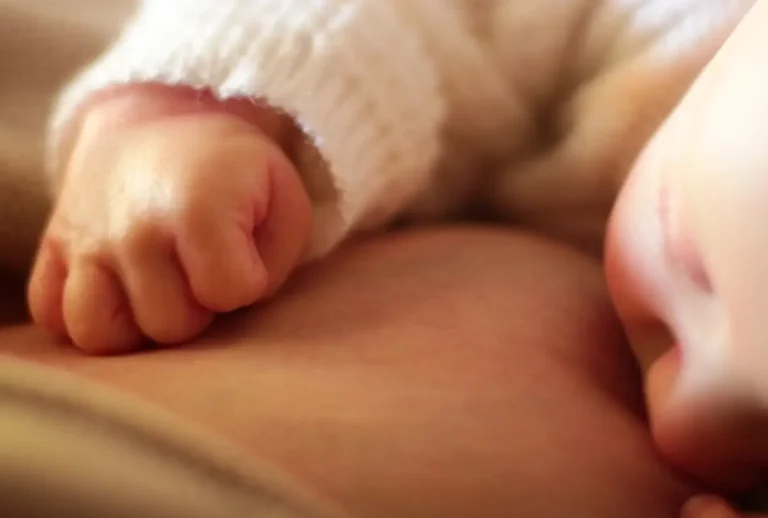 Bebê estava mandando na mãe, mulher que foi morta pelo marido