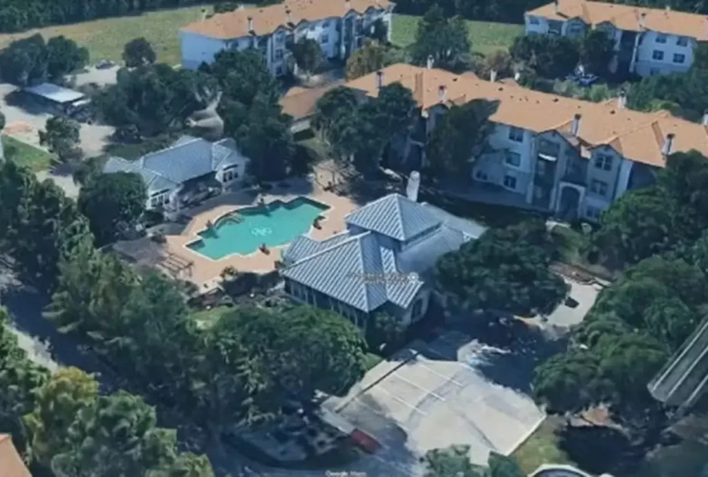 Casal foi preso após fazer sexo em piscina