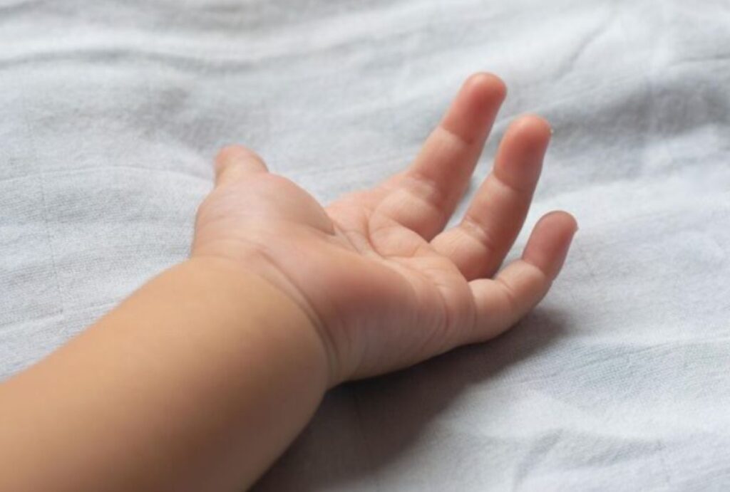Mão de bebê