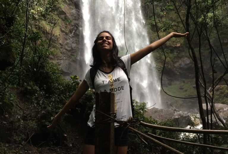 Fotógrafa Ana Paula na cachoeira
