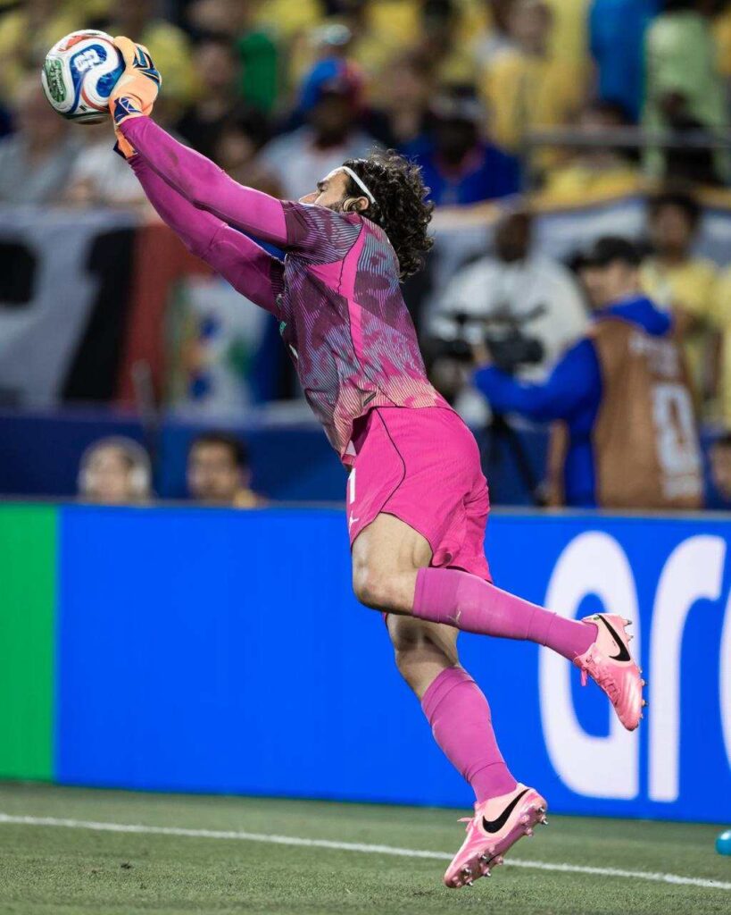 Goleiro Alisson Becker