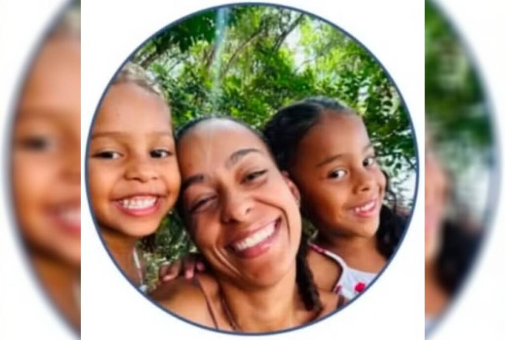 Flávia Sena, Luiza Rodrigues Marins e Elena Rodrigues Marins