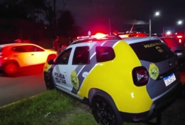 Viatura da PM no acidente de moto na CIC