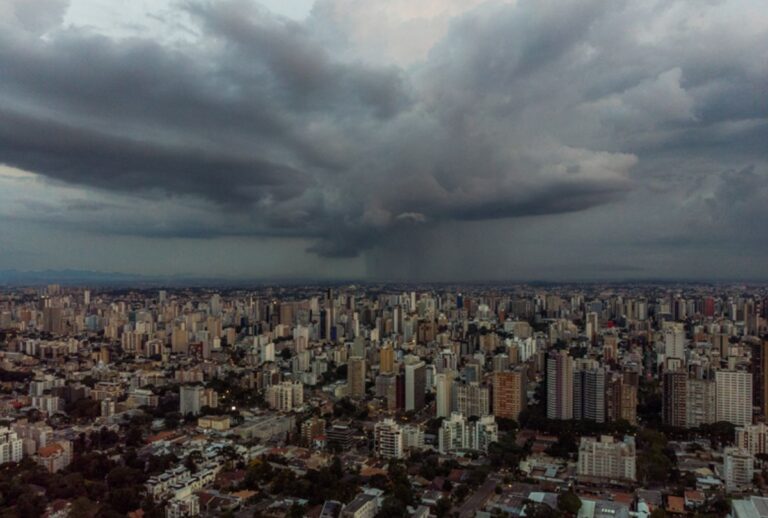 Chuva no Paraná