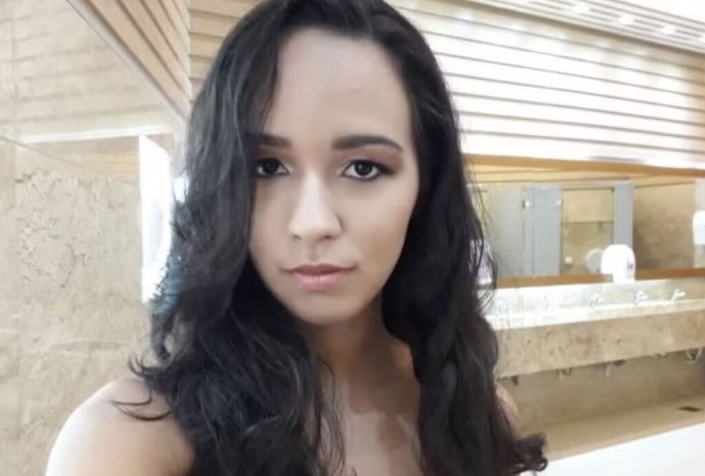 Divina Daniela Carlos