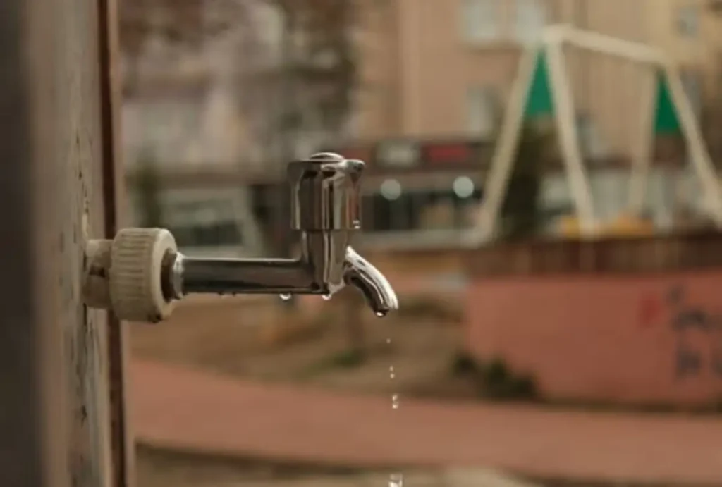 Falta de água atinge cidades da Grande Curitiba