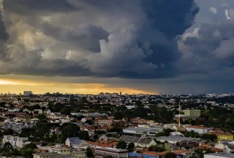Tempestade e vendaval no PAraná