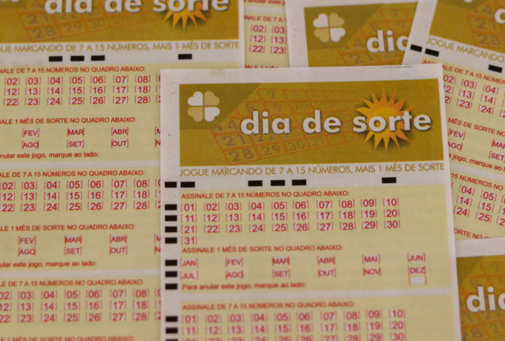 O resultado do Dia de Sorte 1269 foi divulgado nesta terça-feira (11) pela Caixa Econômica Federal. O concurso teve prêmio estimado em R$ 800 mil para quem acertasse as 7 dezenas. O sorteio do Dia de Sorte aconteceu no Espaço da Sorte, em São Paulo, com transmissão ao vivo pelo canal oficial da Caixa no YouTube.