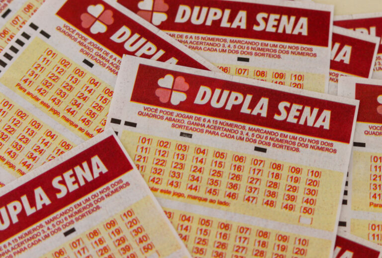 Confira o resultado da Dupla Sena 2991 de hoje (03/08/2026), veja as dezenas sorteadas, prêmio acumulado de R$ 450 mil e quando será o próximo sorteio