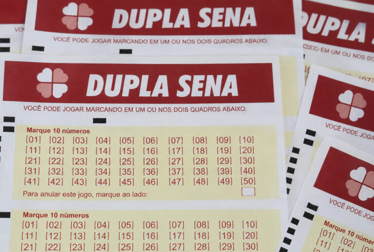 Confira o resultado da Dupla Sena 2992 de hoje (05/08/2026), veja as dezenas sorteadas, prêmio acumulado de R$ 600 mil e quando será o próximo sorteio.