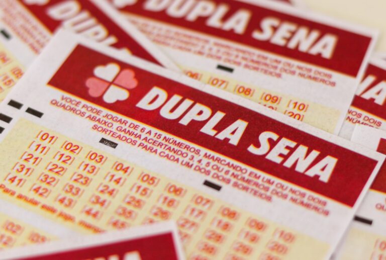 Confira o resultado da Dupla Sena 2995 de hoje (12/08/2026), veja as dezenas sorteadas, prêmio acumulado de R$ 1,1 milhão e quando será o próximo sorteio.