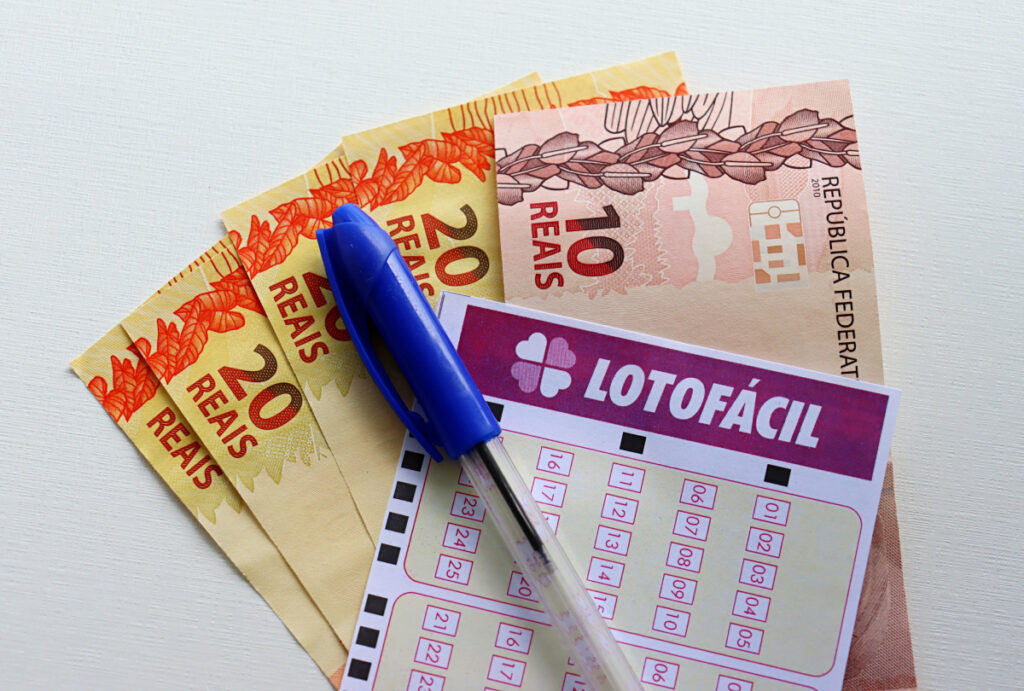 Confira o resultado da Lotofácil 3753 de hoje (04/08/2026), veja as dezenas sorteadas, prêmio acumulado de R$ 5 milhões e quando será o próximo sorteio.