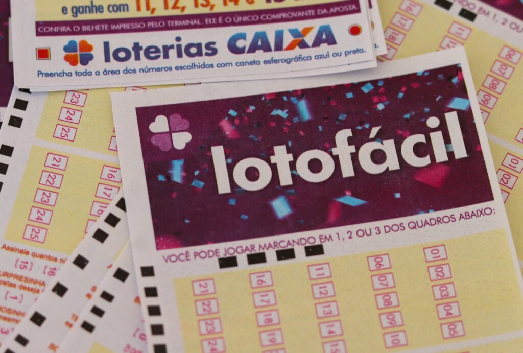 Confira o resultado da Lotofácil 3762 de hoje (14/08/2026), veja as dezenas sorteadas, prêmio acumulado de R$ 5 milhões e quando será o próximo sorteio.