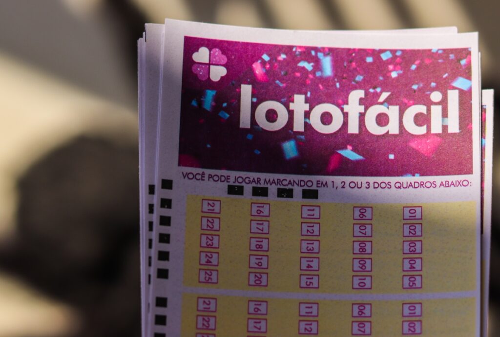 Confira o resultado da Lotofácil 3763 de hoje (16/08/2026), veja as dezenas sorteadas, prêmio estimado em R$ X e quando será o próximo sorteio.