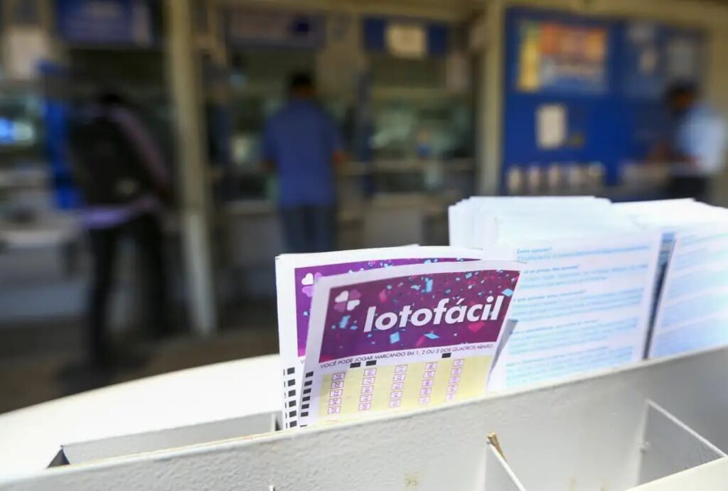 Confira o resultado da Lotofácil 3766 de hoje (19/08/2026), veja as dezenas sorteadas, prêmio estimado em R$ 2 milhões e quando será o próximo sorteio.