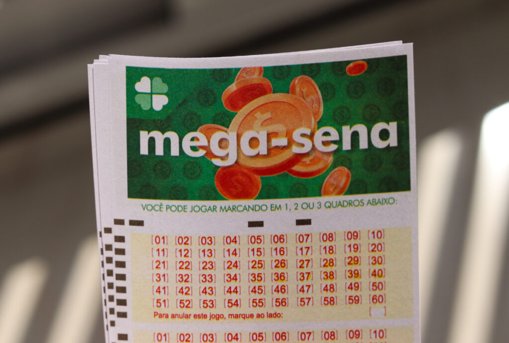 Confira o resultado da Mega-Sena 3043 de hoje (11/08/2026), veja as dezenas sorteadas, prêmio estimado em R$ 3,5 milhões e quando será o próximo sorteio.