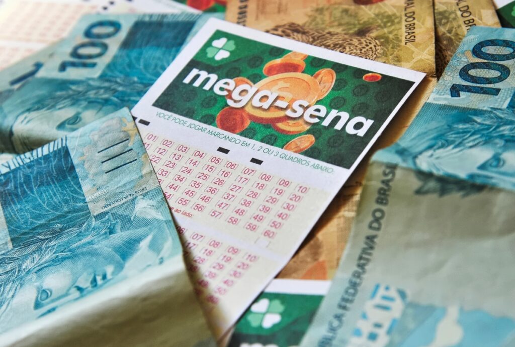 Confira o resultado da Mega-Sena 3045 de hoje (16/08/2026), veja as dezenas sorteadas, prêmio acumulado de R$ 38 milhões e quando será o próximo sorteio.
