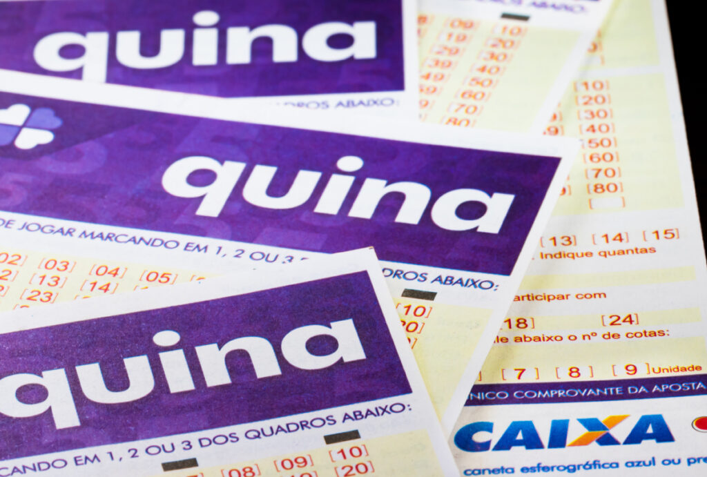 Confira o resultado da Quina 7083 de hoje (04/08/2026), veja as dezenas sorteadas, prêmio acumulado de R$ 3,6 milhões e quando será o próximo sorteio.