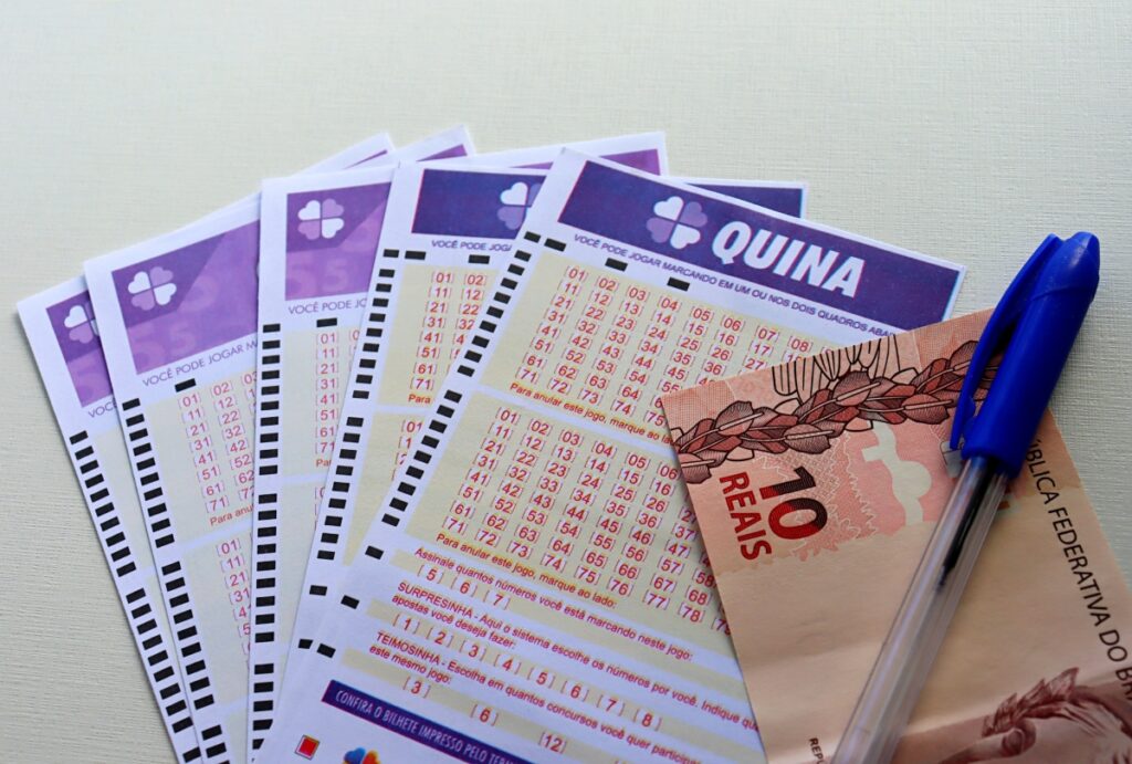 Confira o resultado da Quina 7092 de hoje (14/08/2026), veja as dezenas sorteadas, prêmio acumulado de R$ 5,7 milhões e quando será o próximo sorteio.