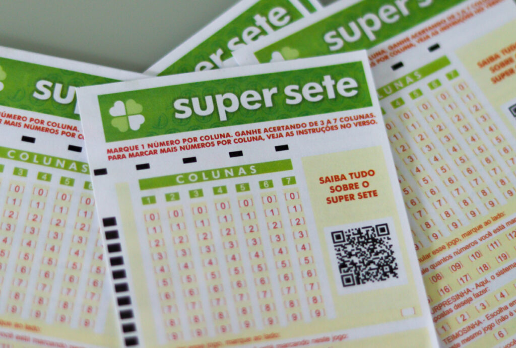 Confira o resultado do Super Sete 883 de hoje (07/08/2026), veja as dezenas sorteadas, prêmio acumulado de R$ 4,9 milhões e quando será o próximo sorteio