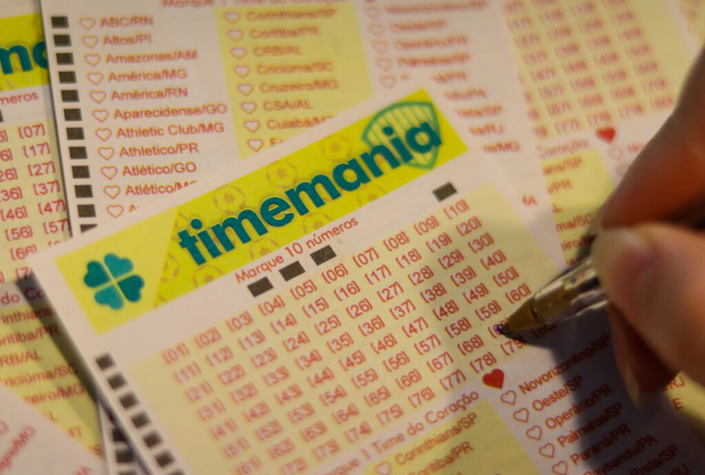 Confira o resultado da Timemania 2425 de hoje (06/08/2026), veja as dezenas sorteadas, prêmio acumulado de R$ 7 milhões e quando será o próximo sorteio
