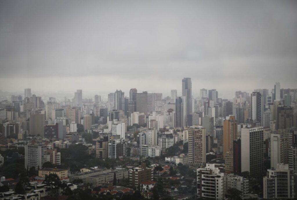 Alerta vermelho de tempestade