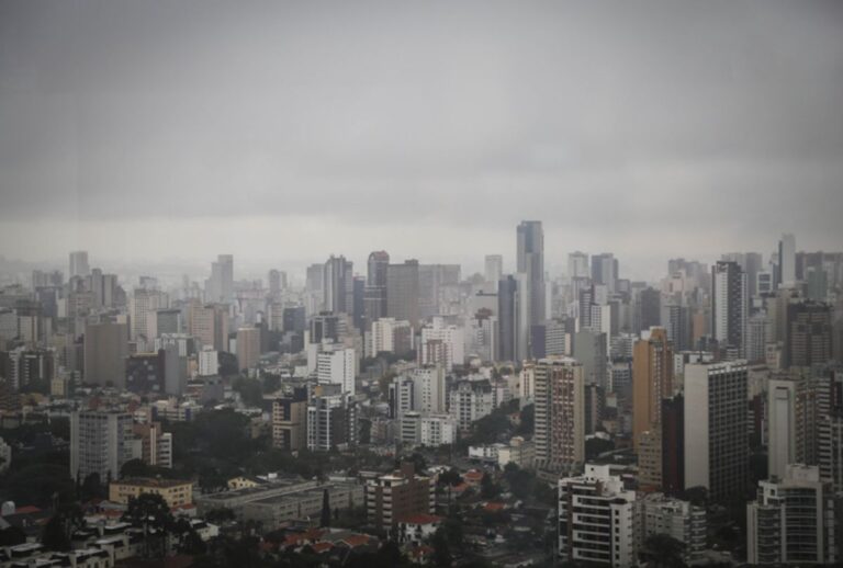 Alerta vermelho de tempestade