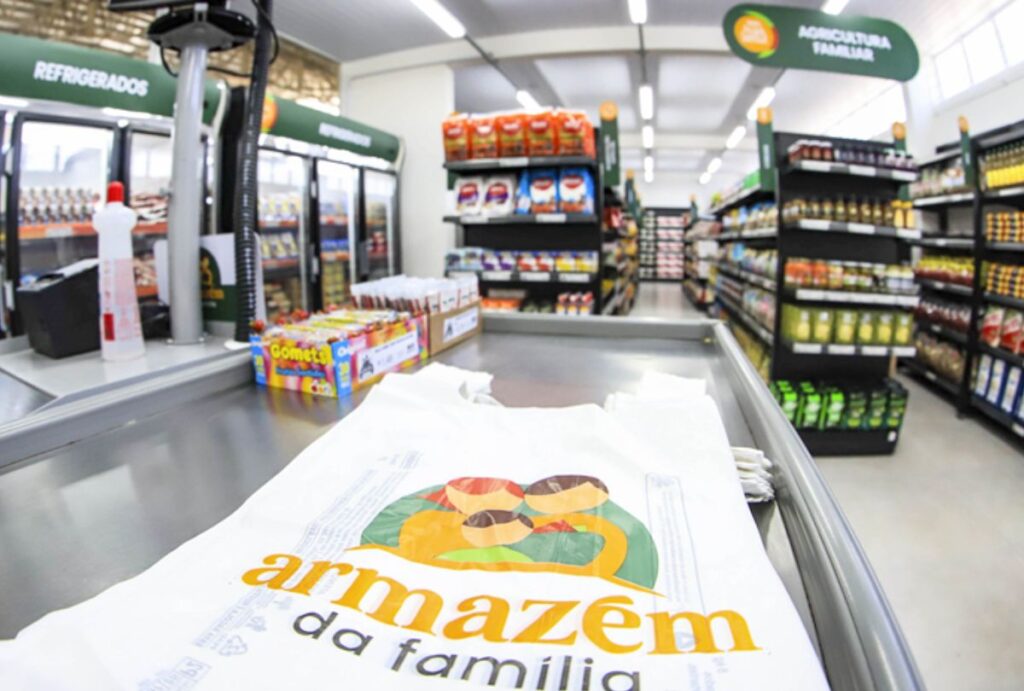 O atendimento nos Armazéns da Família é de terça a sexta-feira, das 9h às 18h; e, no sábado, das 9h às 14h.